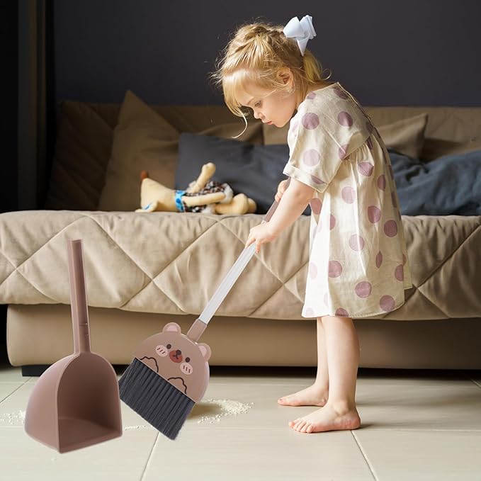PRETYZOOM Cartoon Children's Broom and Dustpan Set Small Size Plastic Kids Housekeeping Cleaning Tools for Home Use Toddler Accessories 1 Set