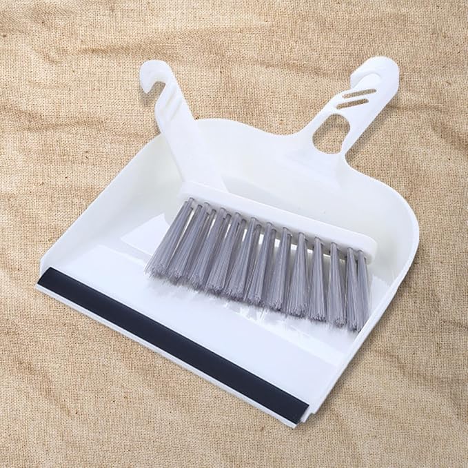 Mini Desktop Broom and Dustpan Set, 2pcs White Handheld Cleaning Kit for Kitchen and Tea Table, Compact Home Sweeping Accessory for Indoor Crumbs and Dust Removal