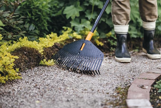 Fiskars M Assembled Solid Leaf Rake, Black/Orange, Width: 41,5 cm