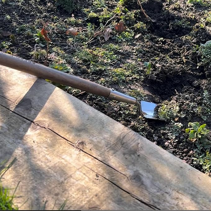 Spear & Jackson Stainless Steel Long-Handled Trowel, Durable Gardening Tool with Ergonomic Handle for Effortless Digging