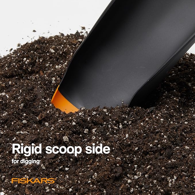 Fiskars Planting Soil Scoop & Brush Set, Dual-Sided Tool for Indoor Digging & Cleanup, Narrow Rigid End & Flexible Dustpan for Potting, Soft Bristles Sweep Debris, Recycled Plastic